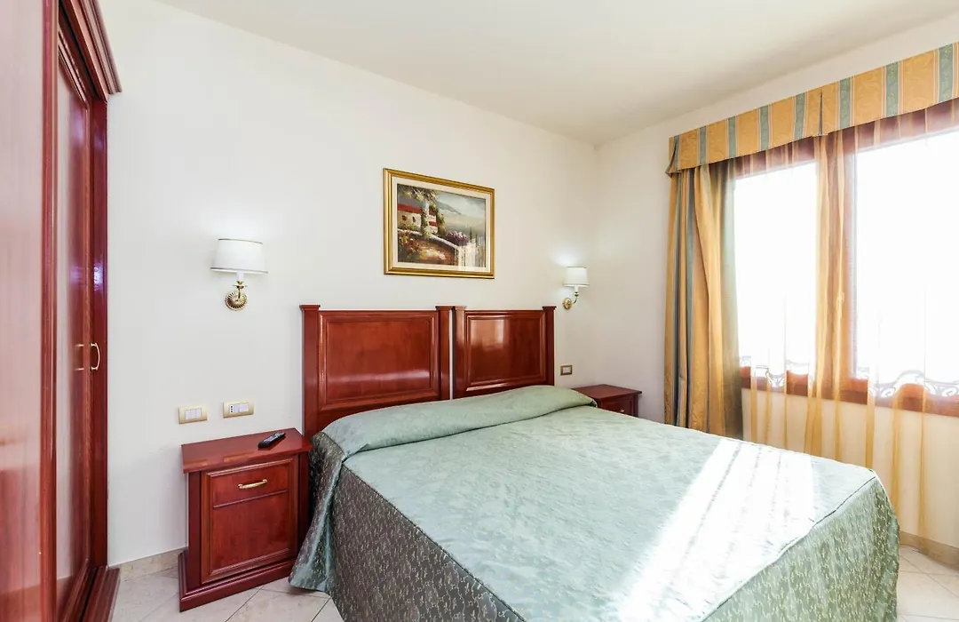 Hotel Regina Elena-1