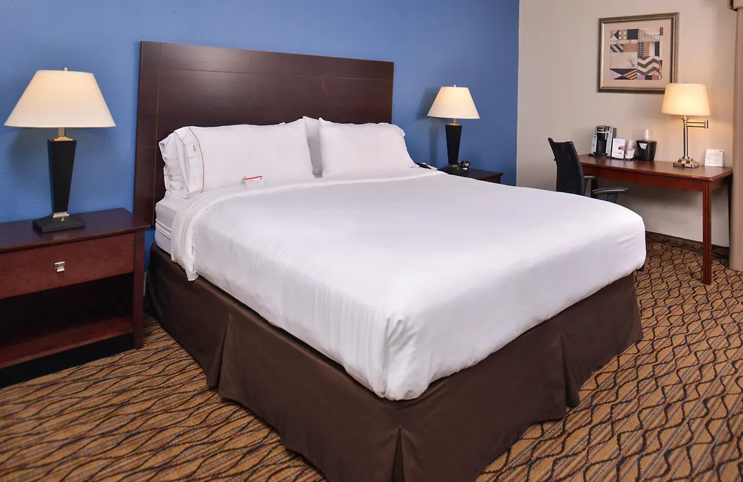 Holiday Inn Express & Suites Central Omaha By Ihg-1