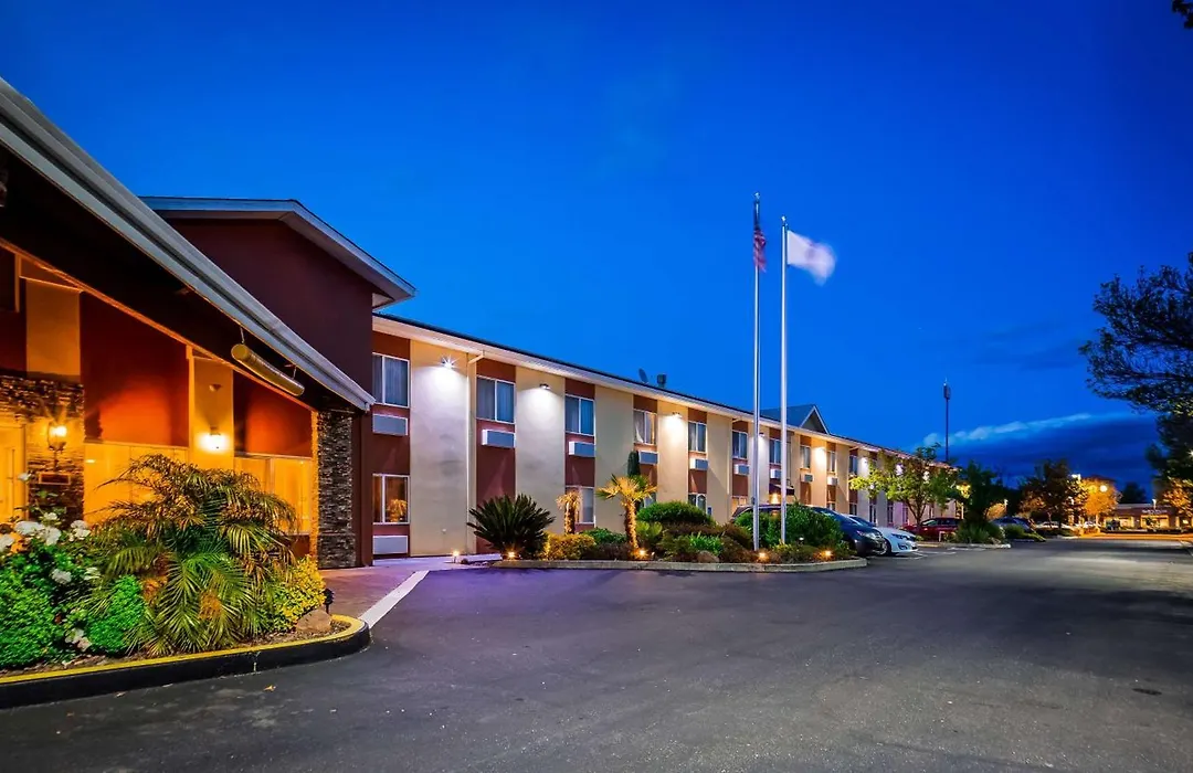 Best Western Plus Corning Inn-1