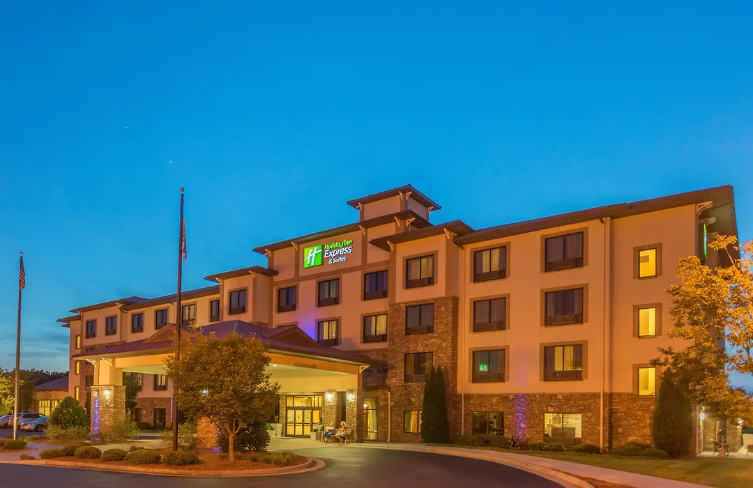 Holiday Inn Express & Suites Lexington North West-The Vineyard By Ihg-1