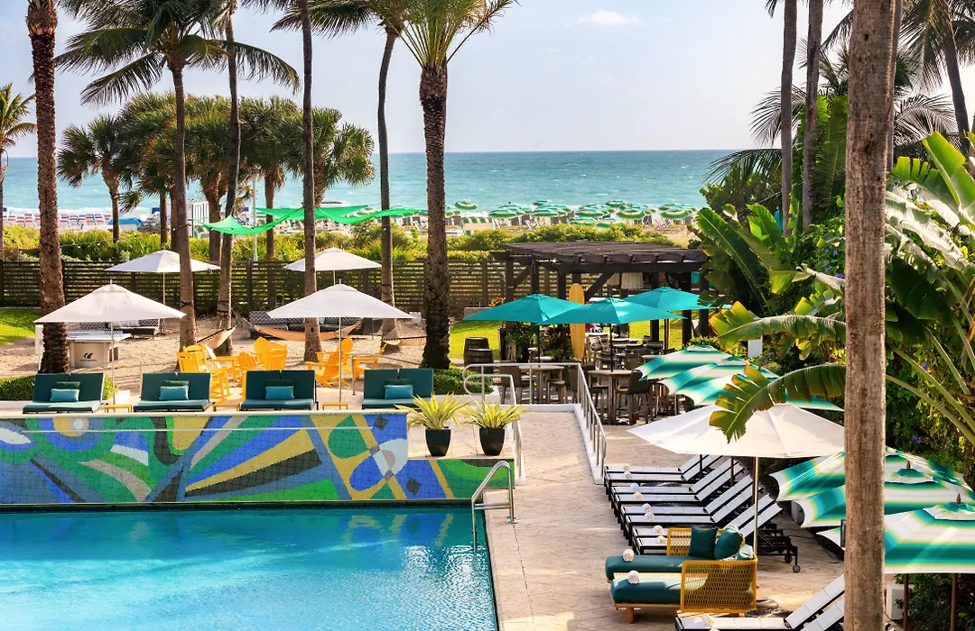 Kimpton Surfcomber Hotel By Ihg-1