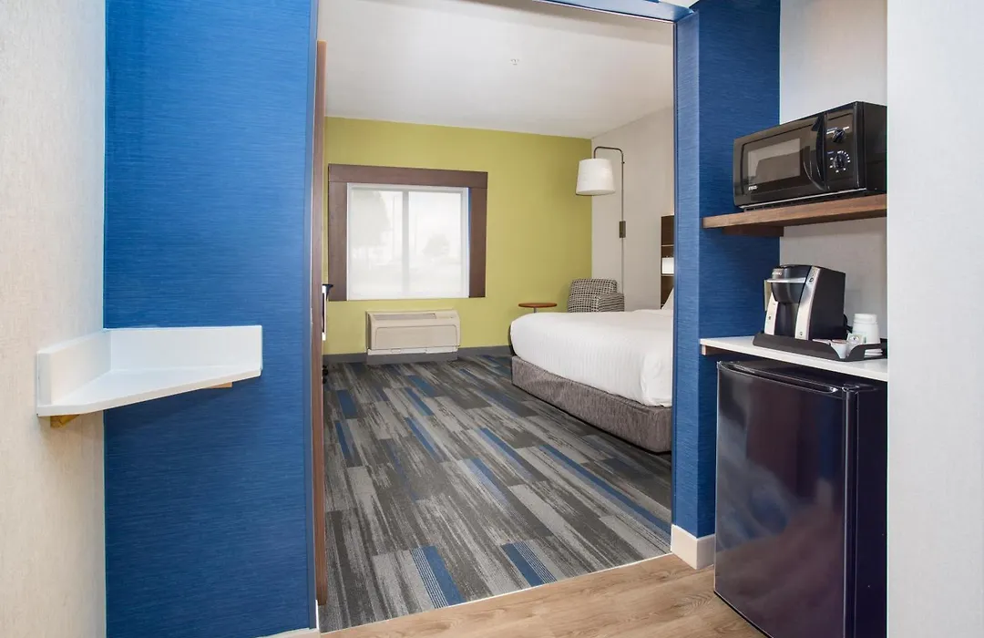 Holiday Inn Express Kansas City - At The Legends! By Ihg-1