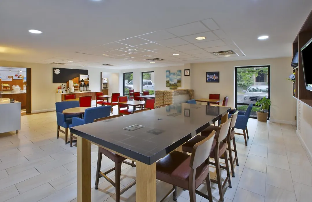 Holiday Inn Express Hotel & Suites Cincinnati Northeast-Milford By Ihg-1