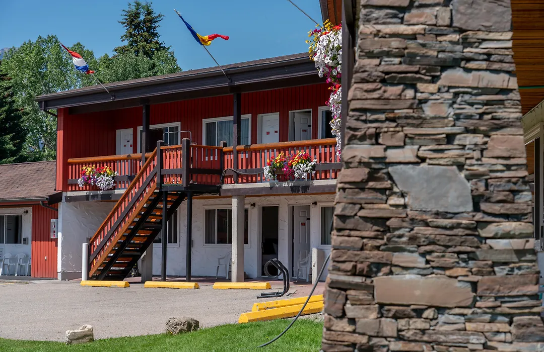 Rocky Mountain Ski Lodge-1