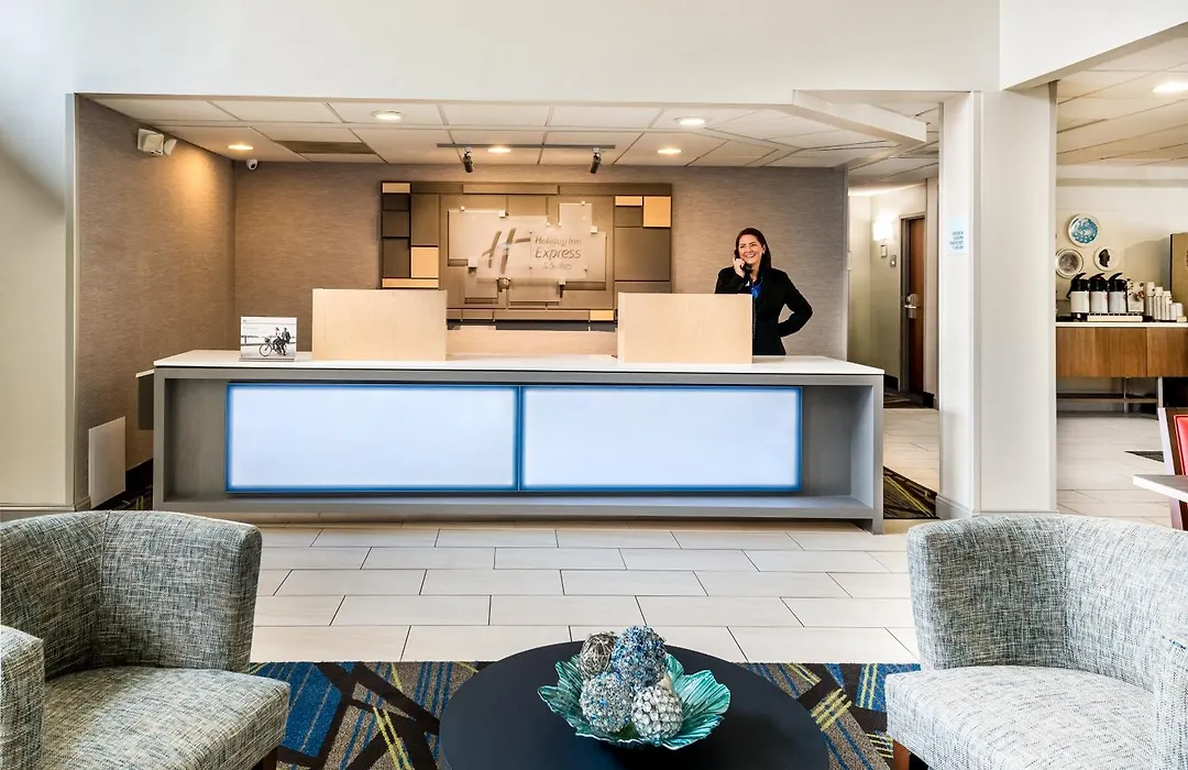 Holiday Inn Express & Suites Charlotte Arpt-Belmont By Ihg-1