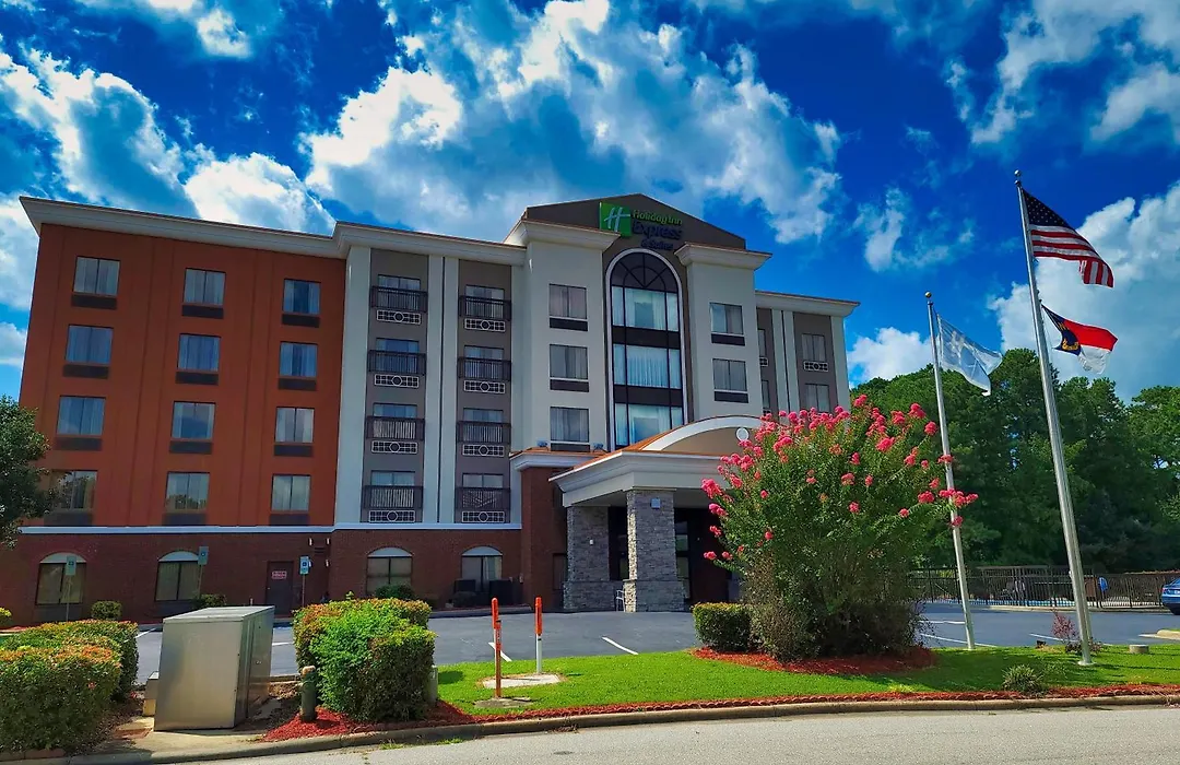 Holiday Inn Express & Suites Wilson-Downtown By Ihg-1