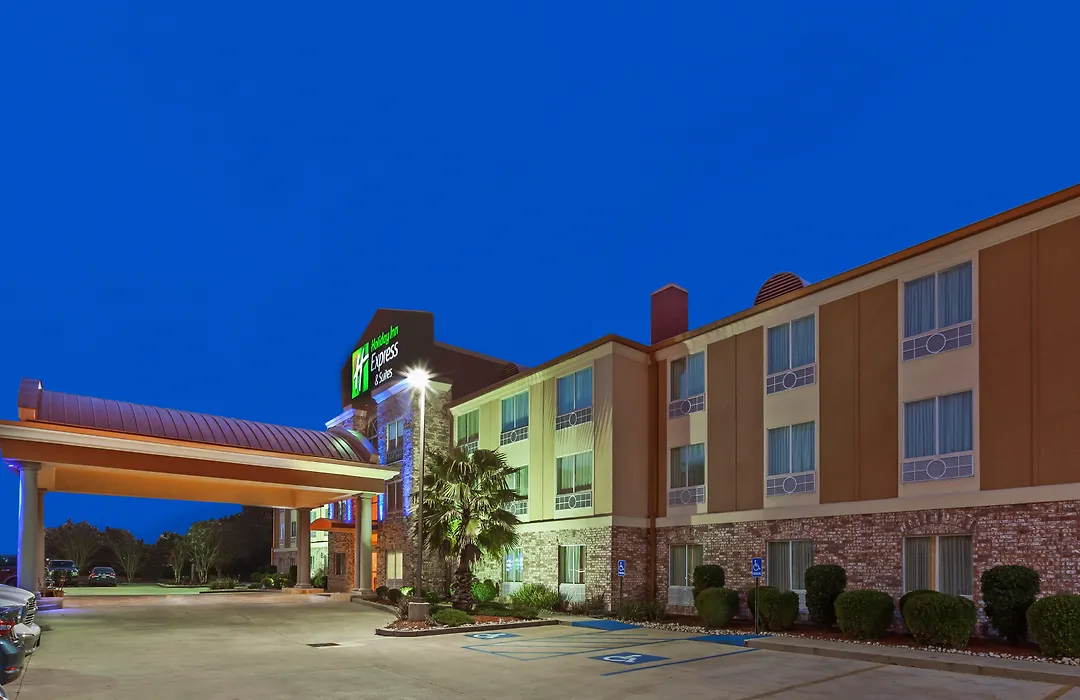 Holiday Inn Express & Suites Lafayette South By Ihg-1
