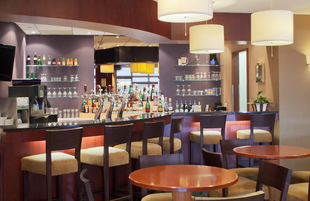 Holiday Inn Calais - Centre Car Ferry By Ihg-1