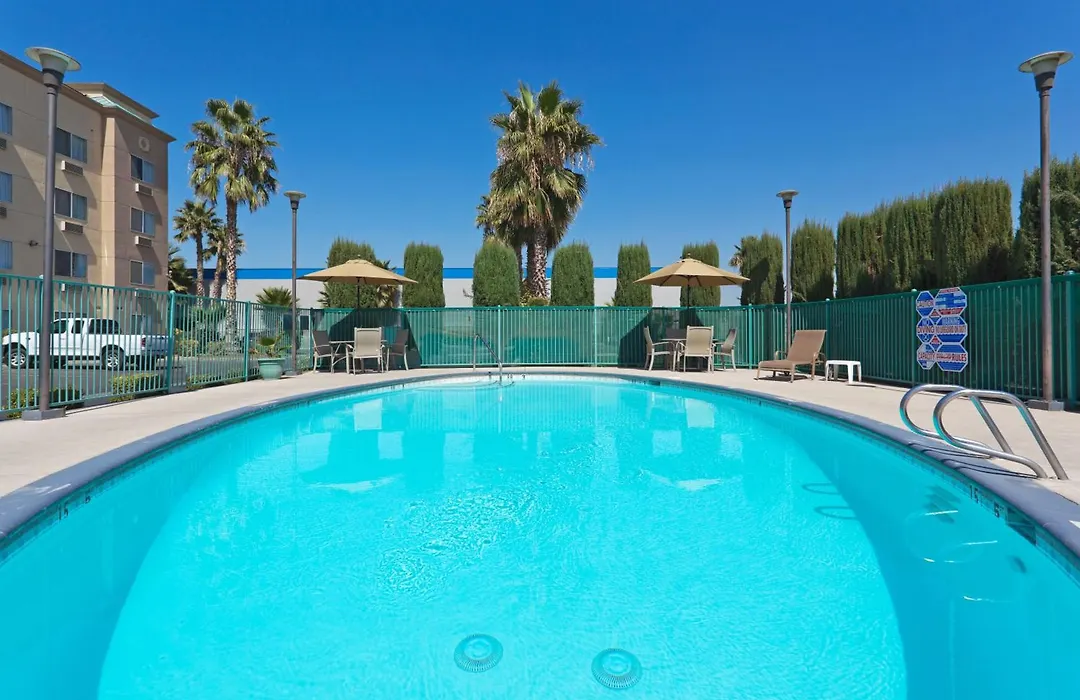 Holiday Inn Express Bakersfield By Ihg-1