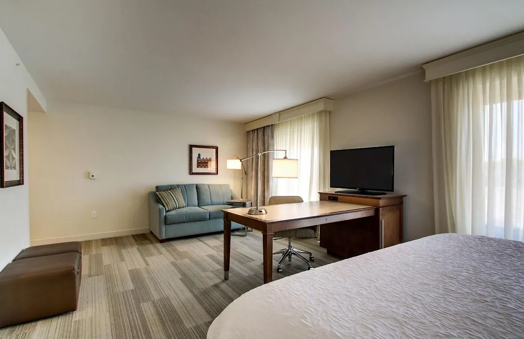 Hampton Inn & Suites Milwaukee West-1