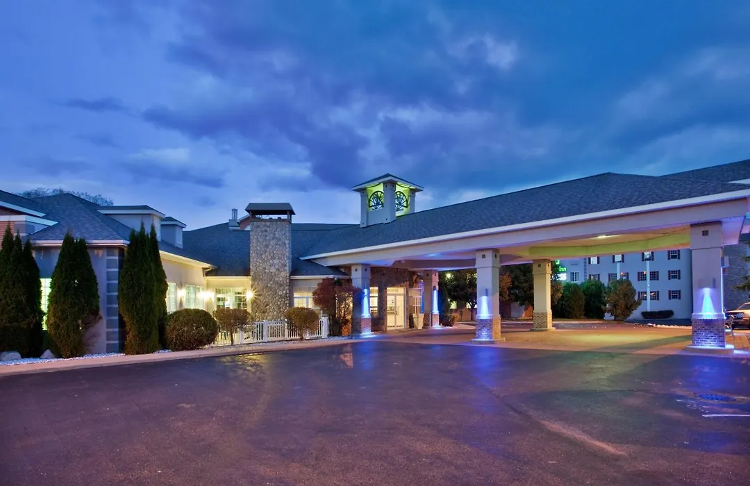 Holiday Inn Express St. Ignace-Lake Front By Ihg-1