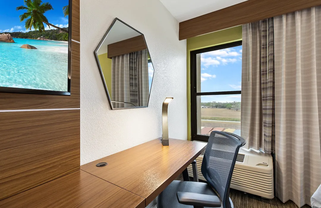 Holiday Inn Express-1