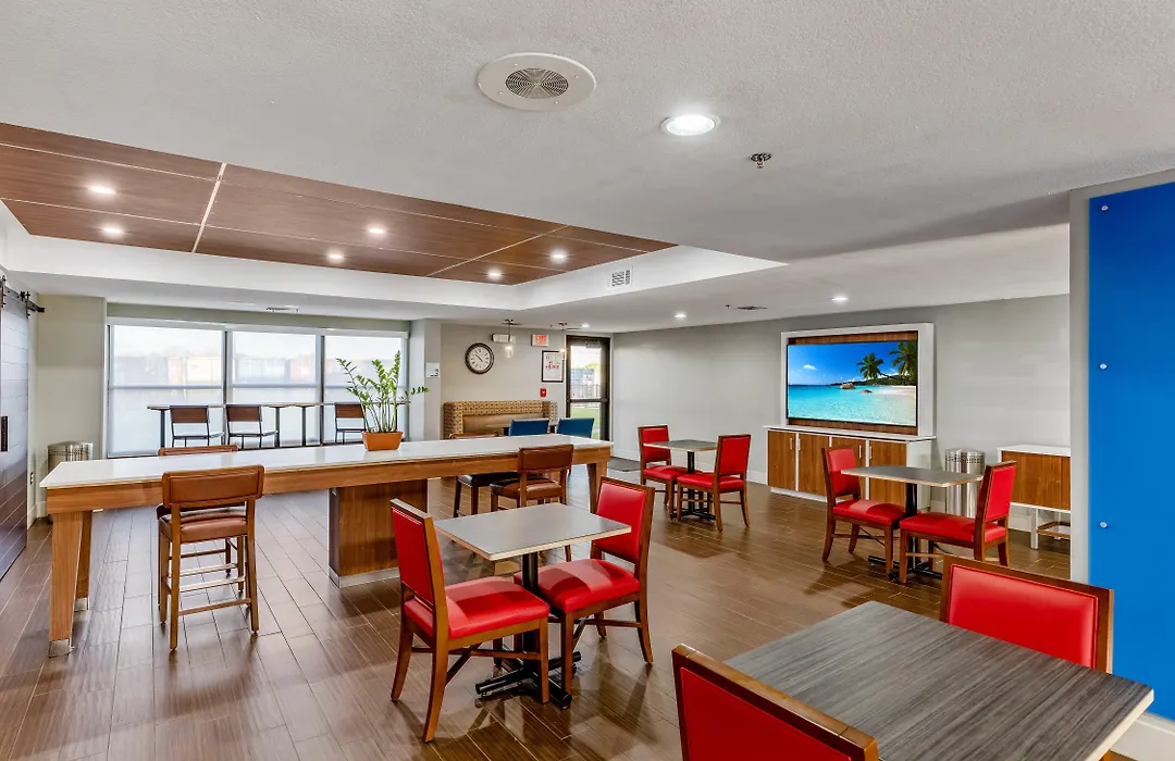 Holiday Inn Express-1