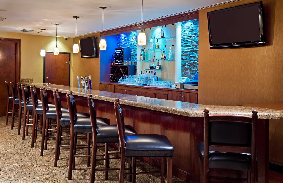 Crowne Plaza Edison By Ihg-1