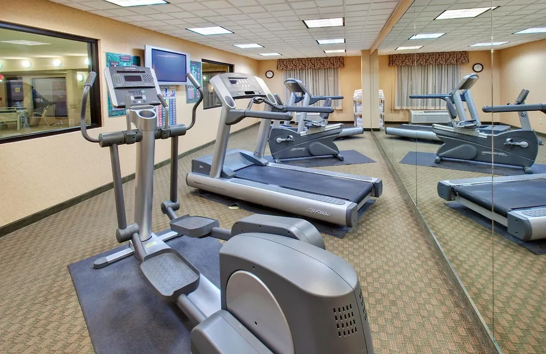 Holiday Inn Express Hotel & Suites Bismarck By Ihg-1