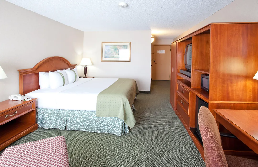 Holiday Inn Great Falls-Convention Center By Ihg-1