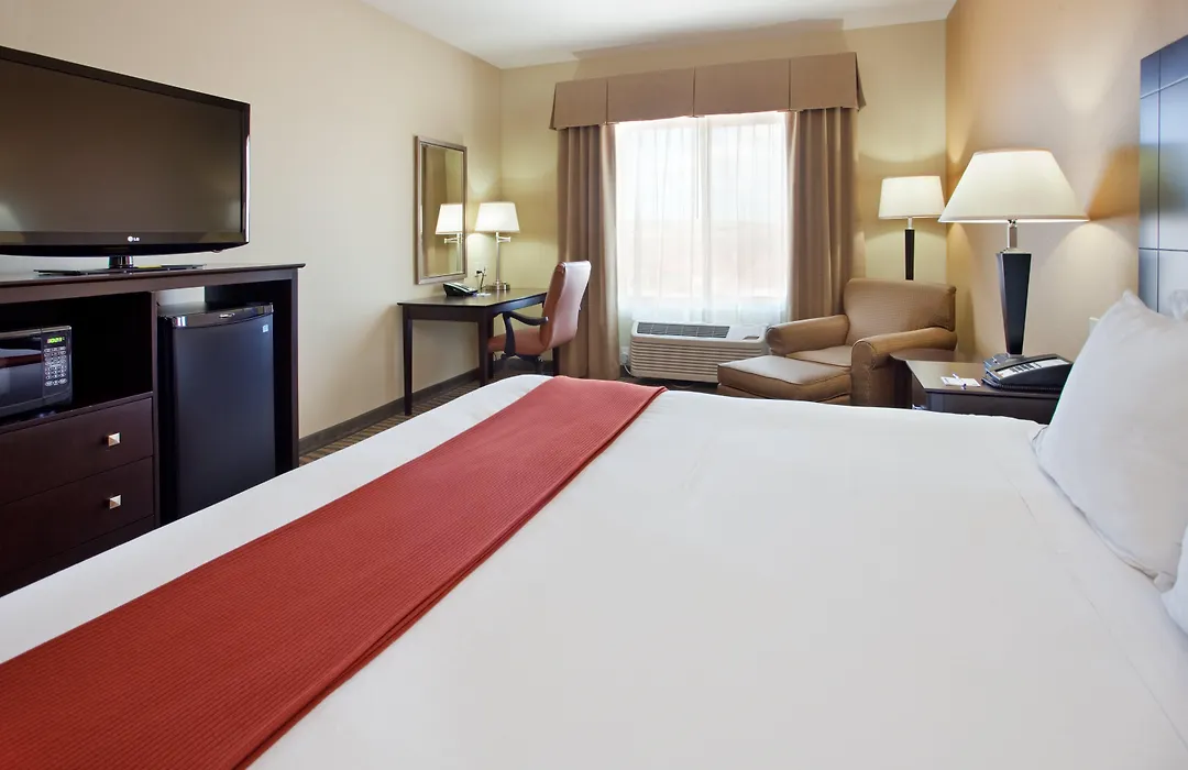 Holiday Inn Express & Suites Gallup East By Ihg-1