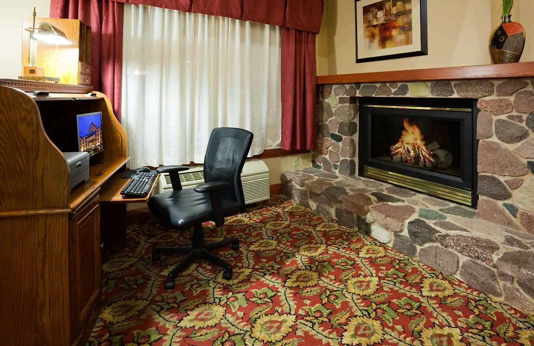 Holiday Inn & Suites Wausau-Rothschild By Ihg-1