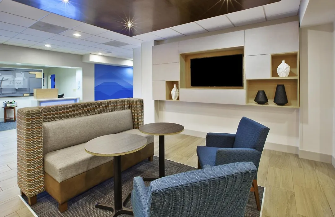 Holiday Inn Express Hotel & Suites Manchester Conference Center By Ihg-1