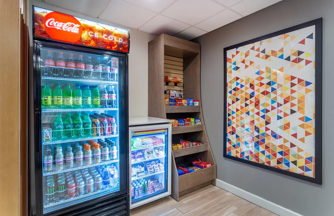 Holiday Inn Express & Suites-1