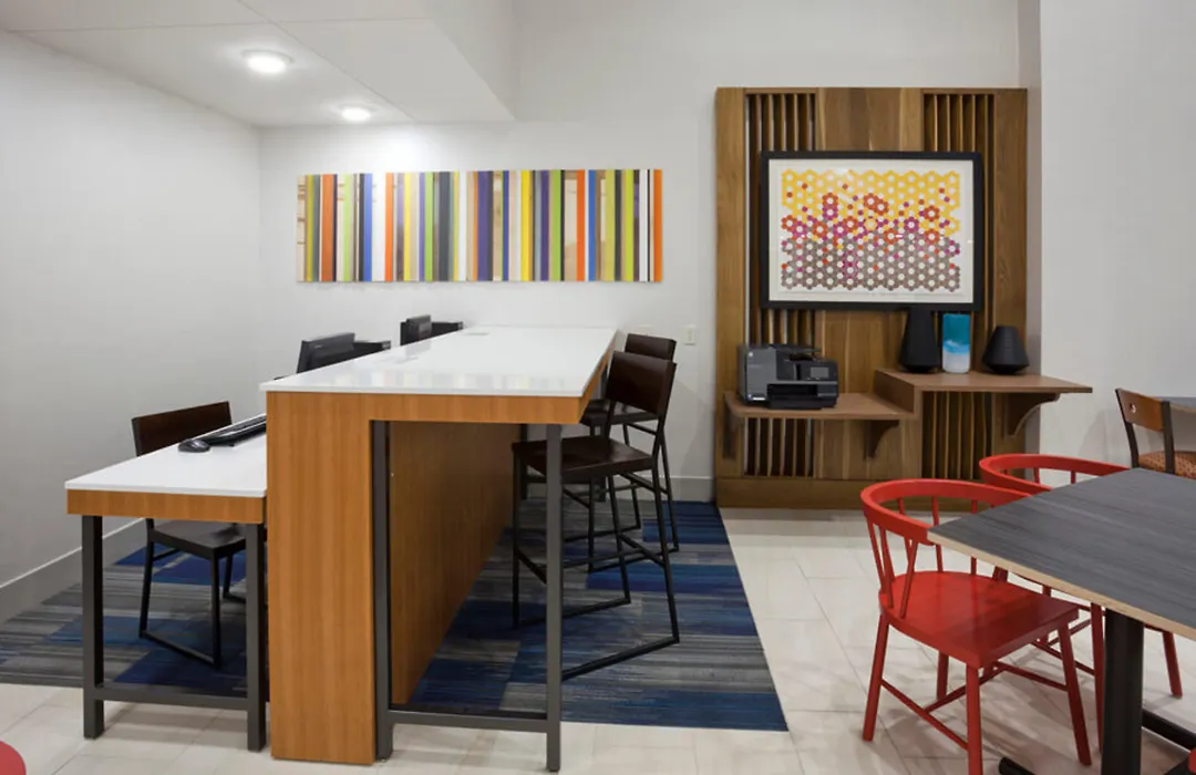 Holiday Inn Express Flint-Campus Area By Ihg-1