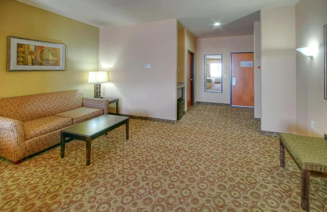 Spark By Hilton Pecos-1