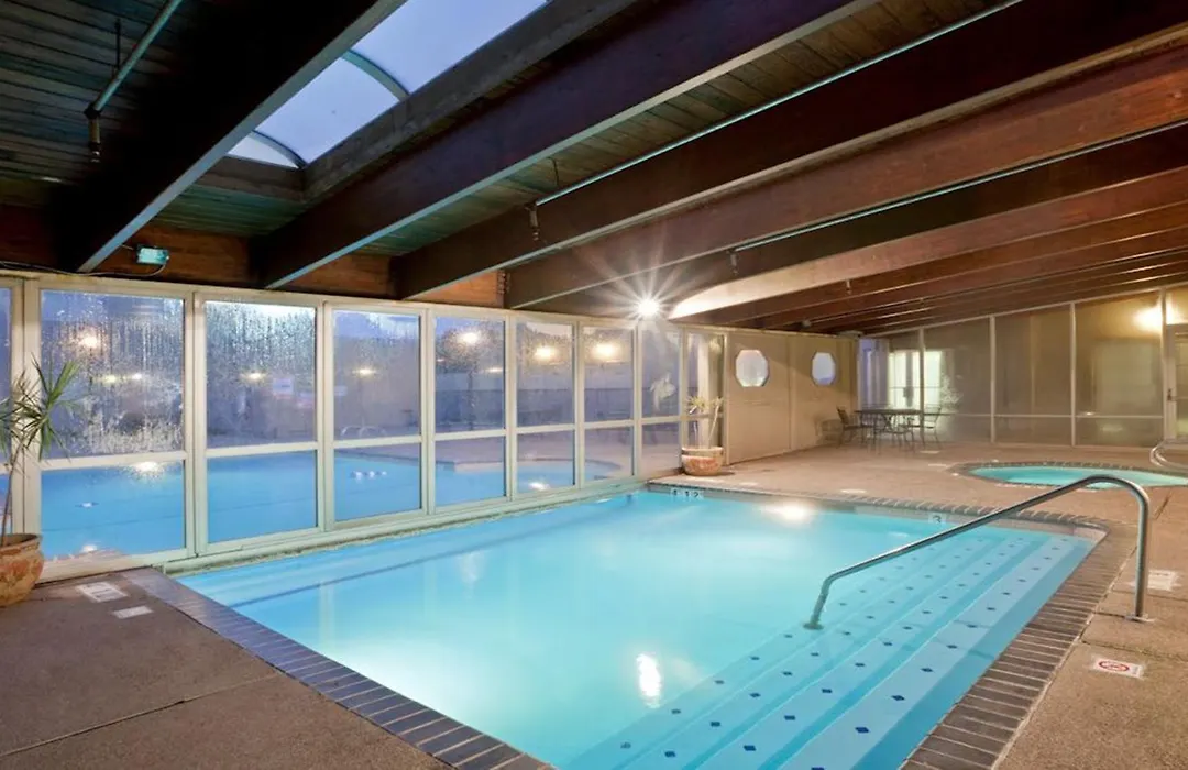 Holiday Inn Hotel & Suites Overland Park-West By Ihg-1