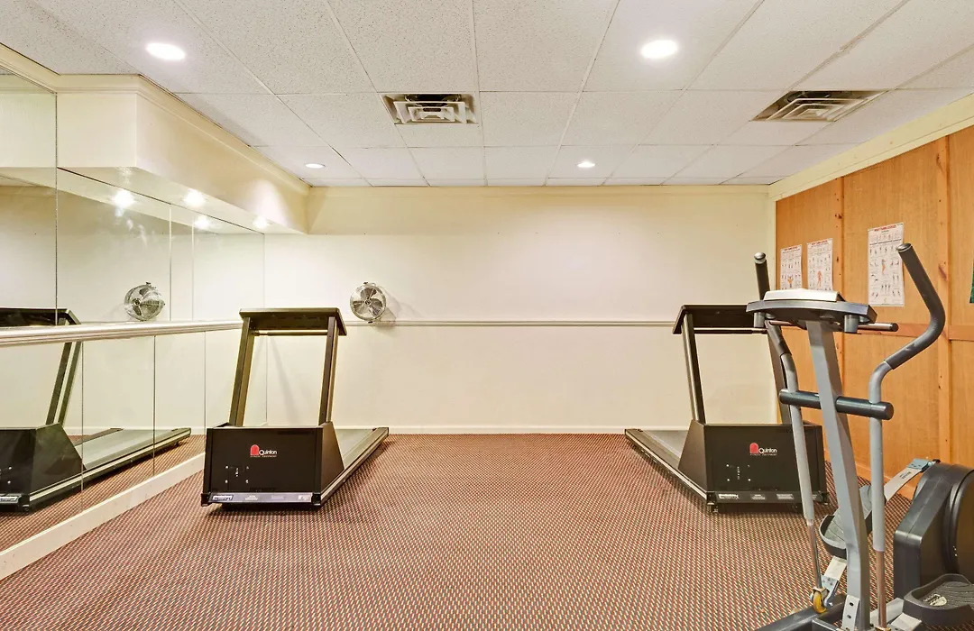 Ramada By Wyndham Kittery-1