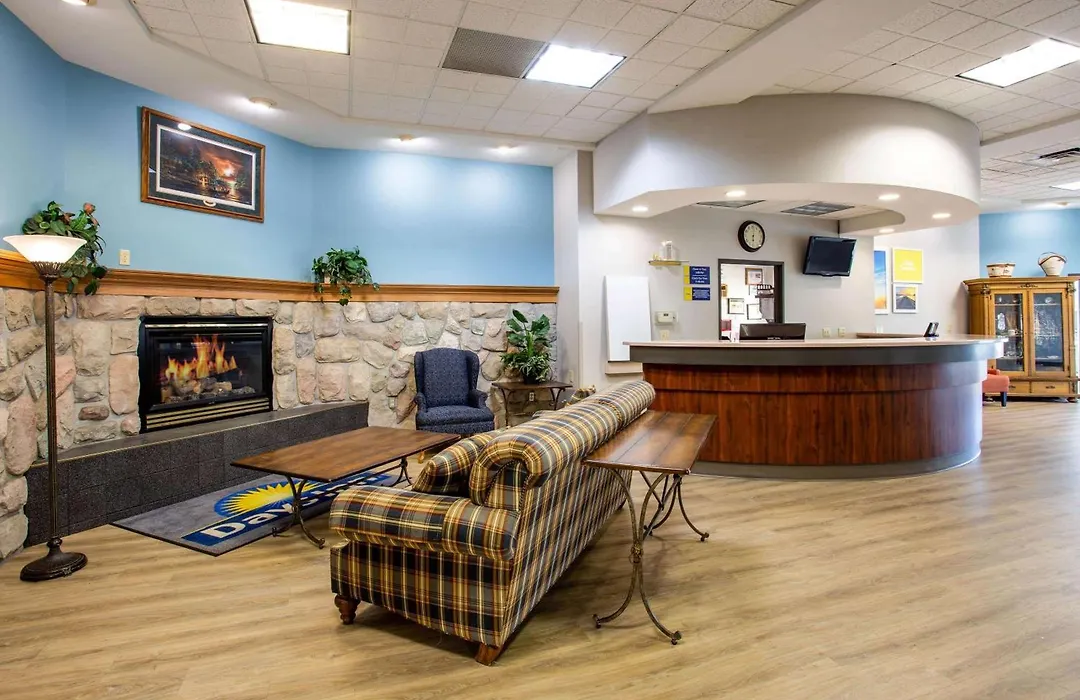 Days Inn By Wyndham Marquette-1