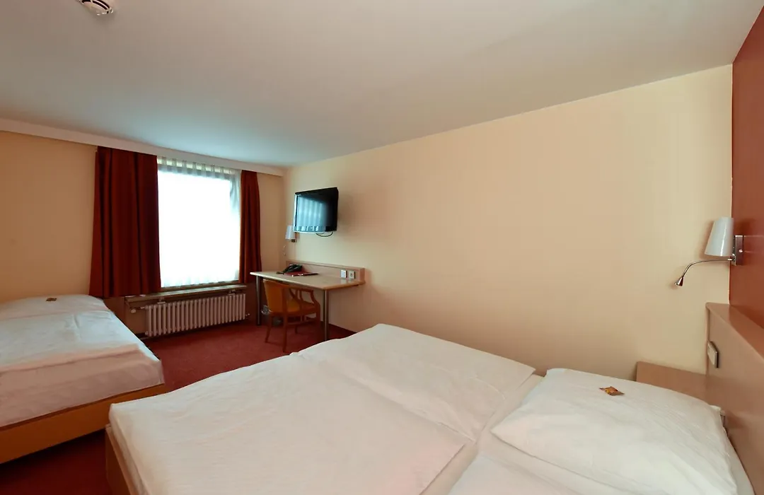 Hotel ADRIA München-1