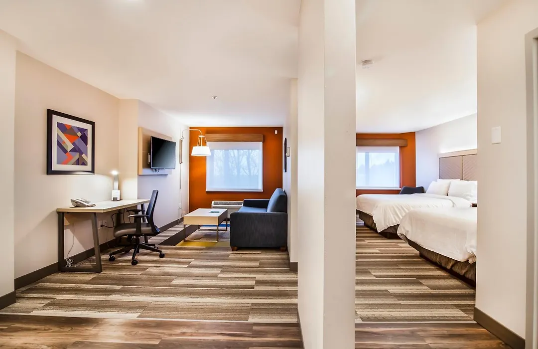 Holiday Inn Express & Suites Langley By Ihg-1