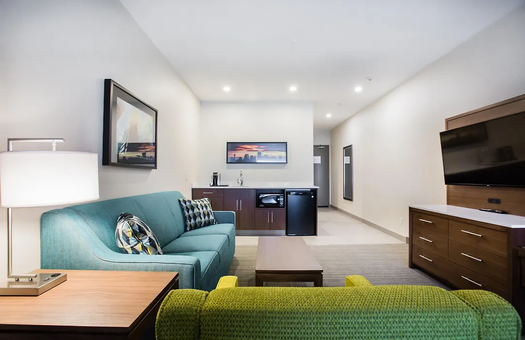 Holiday Inn Hotel & Suites Calgary South - Conference Ctr By Ihg-1