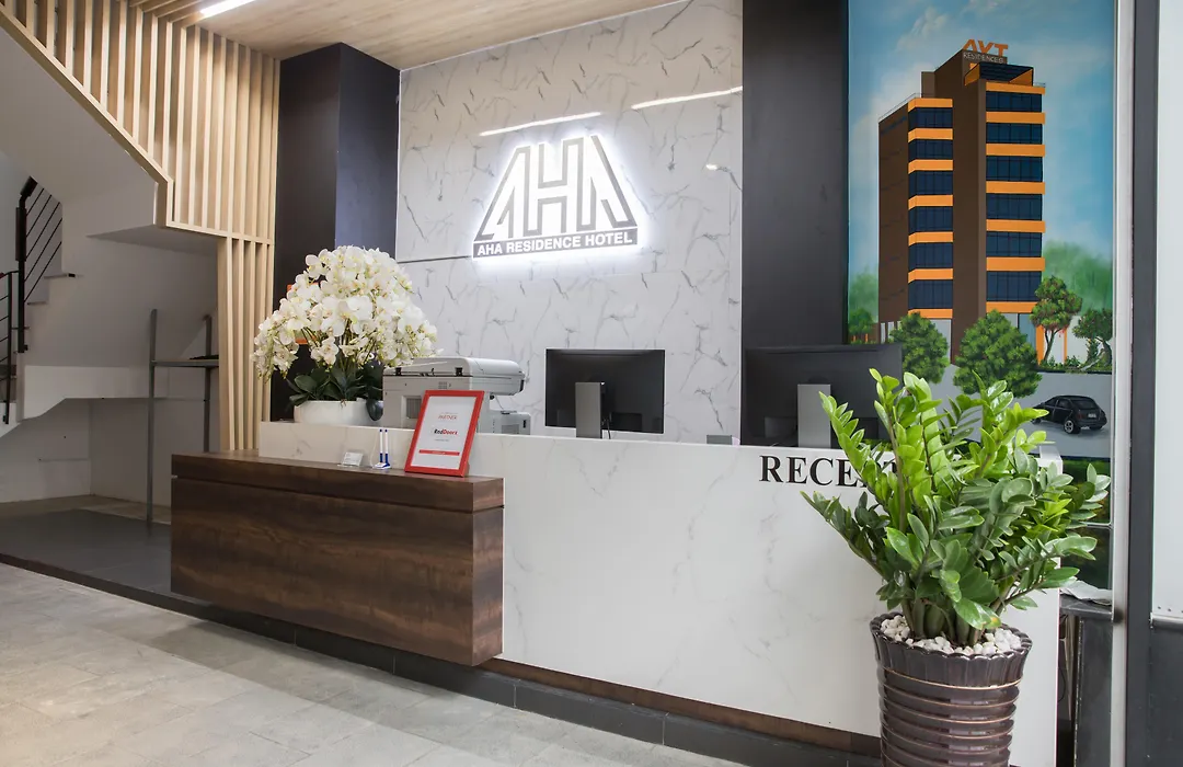 RedDoorz AHA Residence Hotel Dien Bien Phu-1