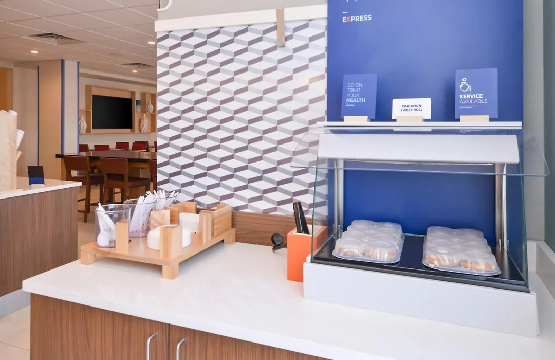 Holiday Inn Express & Suites - Omaha - 120Th And Maple By Ihg-1