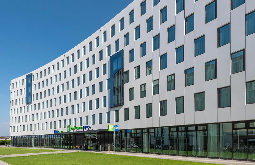 Holiday Inn Express Düsseldorf - Hauptbahnhof, an IHG Hotel-1