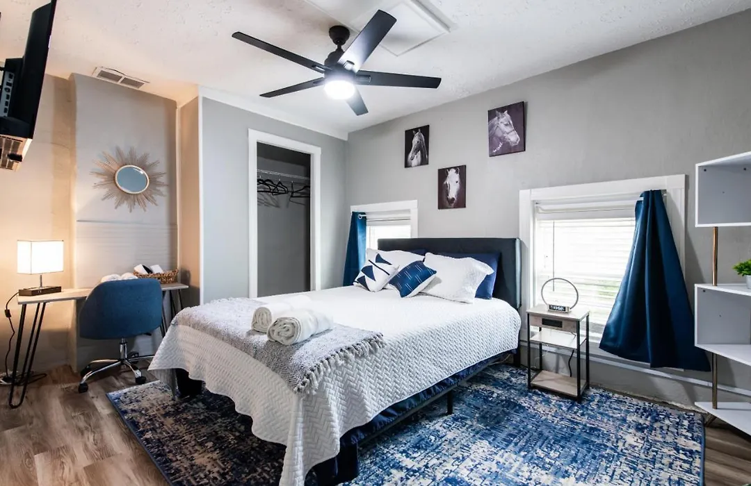 Suite Near Downtown Louisville, Ky - Suite IX-1