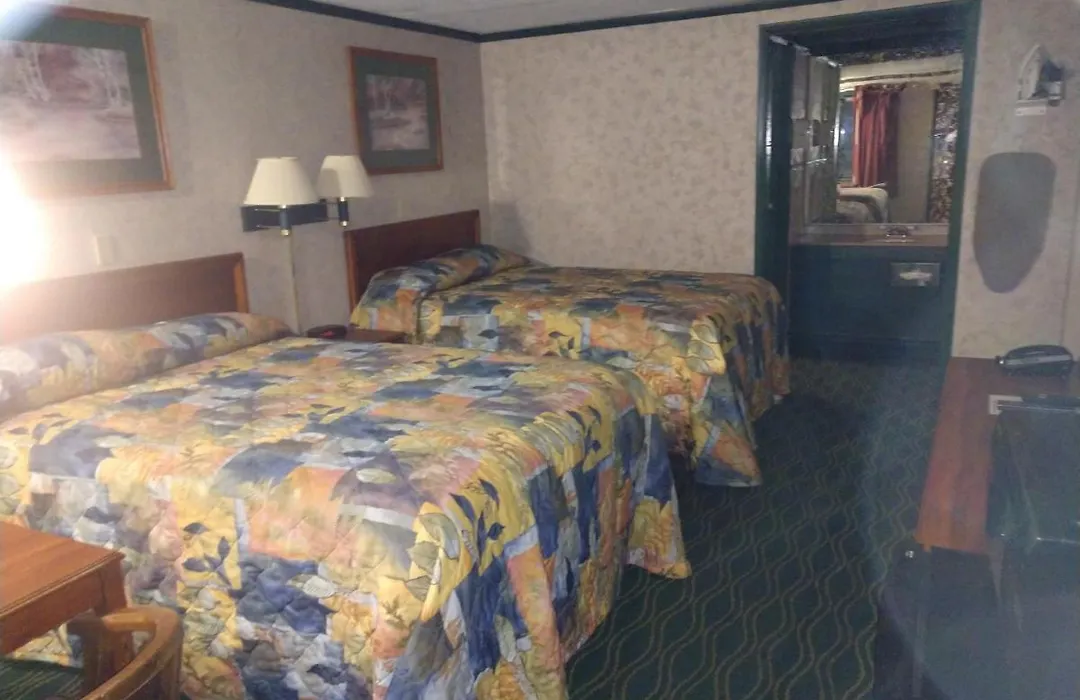 Kensington Inn - Howell-1