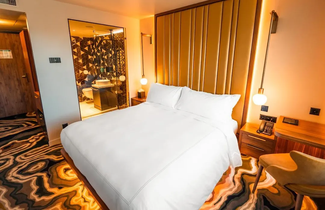 Superior East Wing Rooms By Five Zurich-1