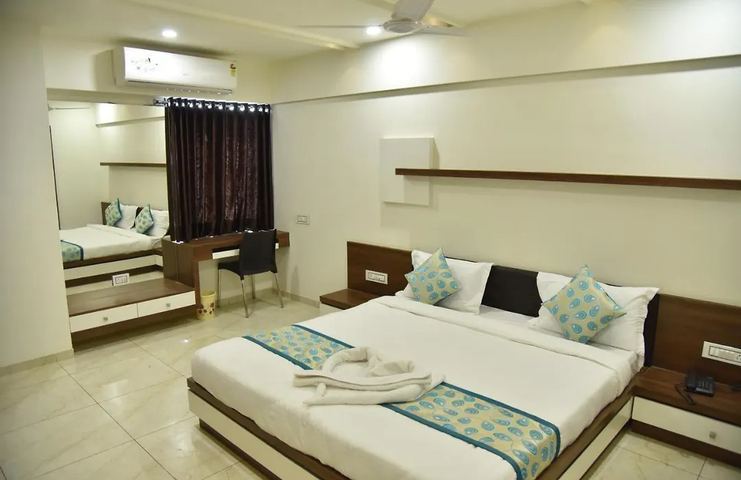 Hotel Savera Inn-1