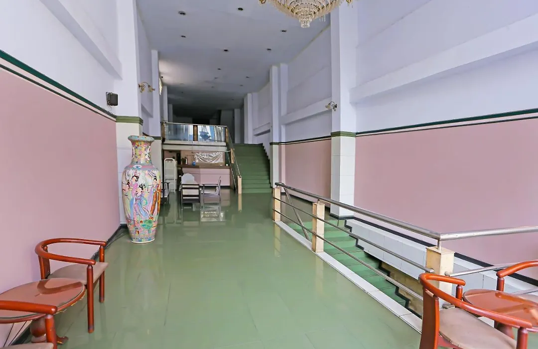 Collection O 92739 Hotel Pintu Besar Near Pancoran Chinatown Point-1