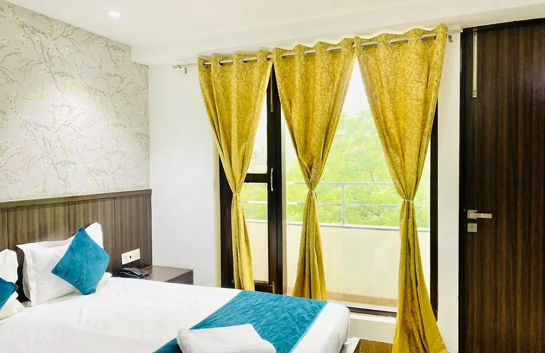Qotel Hotel Rajouri Garden I Near Metro I Spacious Rooms I Friendly Staff I Most Preferred Hotel In Rajouri-1