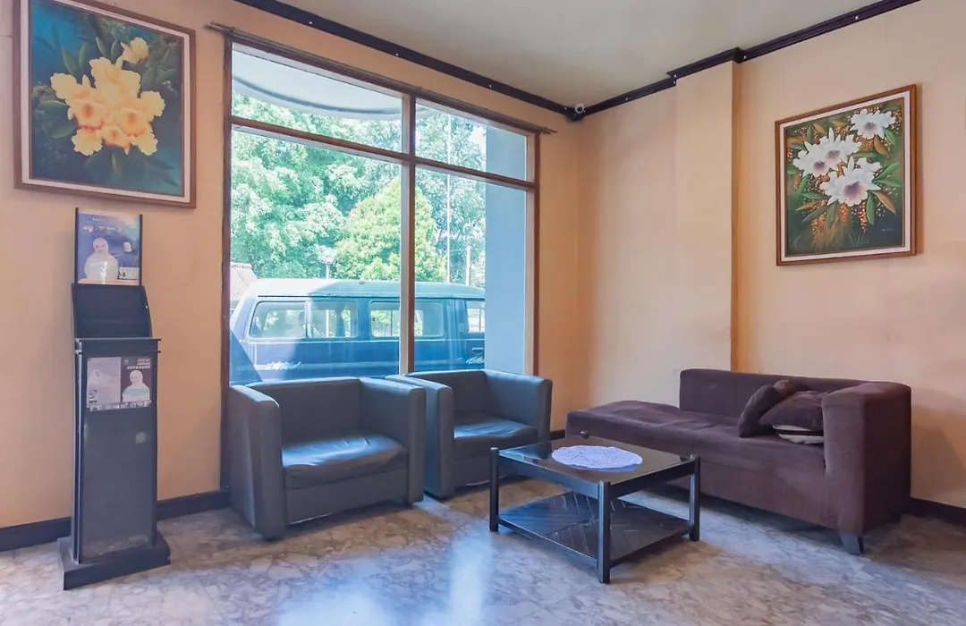 Dequr Hotel Dipati Ukur Mitra Reddoorz-1