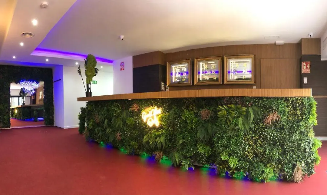 Good Vibes Only Capsule Hostel Malaga-1