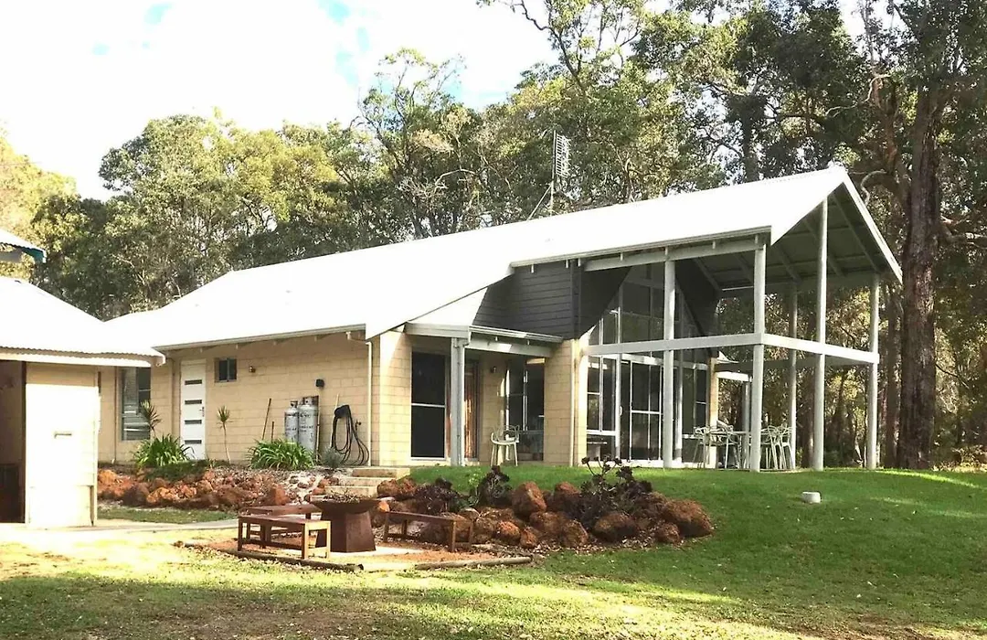 The Ridge.... Stunning Valley Vineyard Views-1