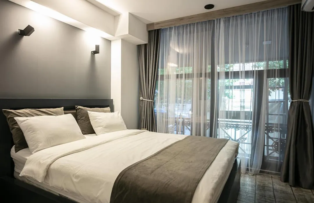 Phoenix Hotel-1