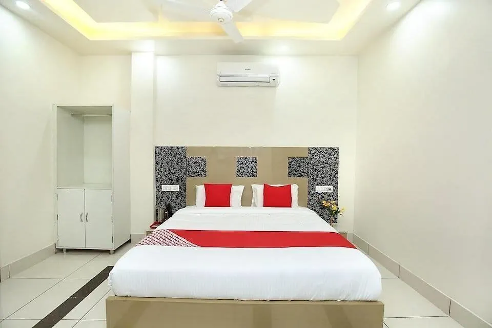 Lucky Hotel And Restaurant-1