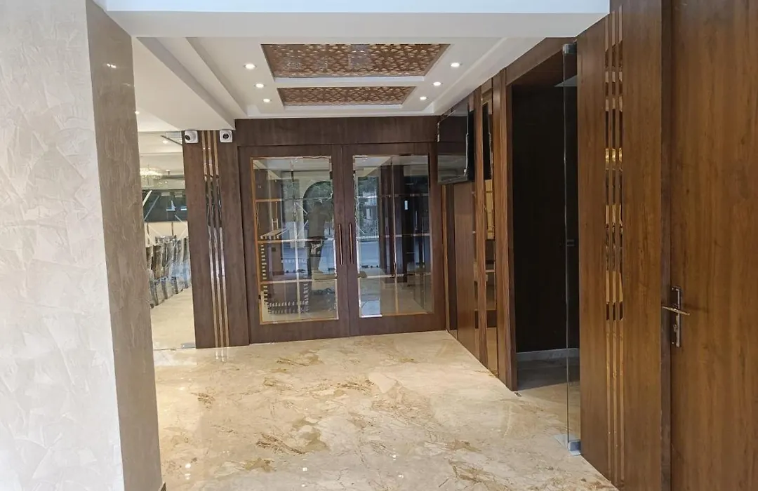 Hotel Lavish Inn-1