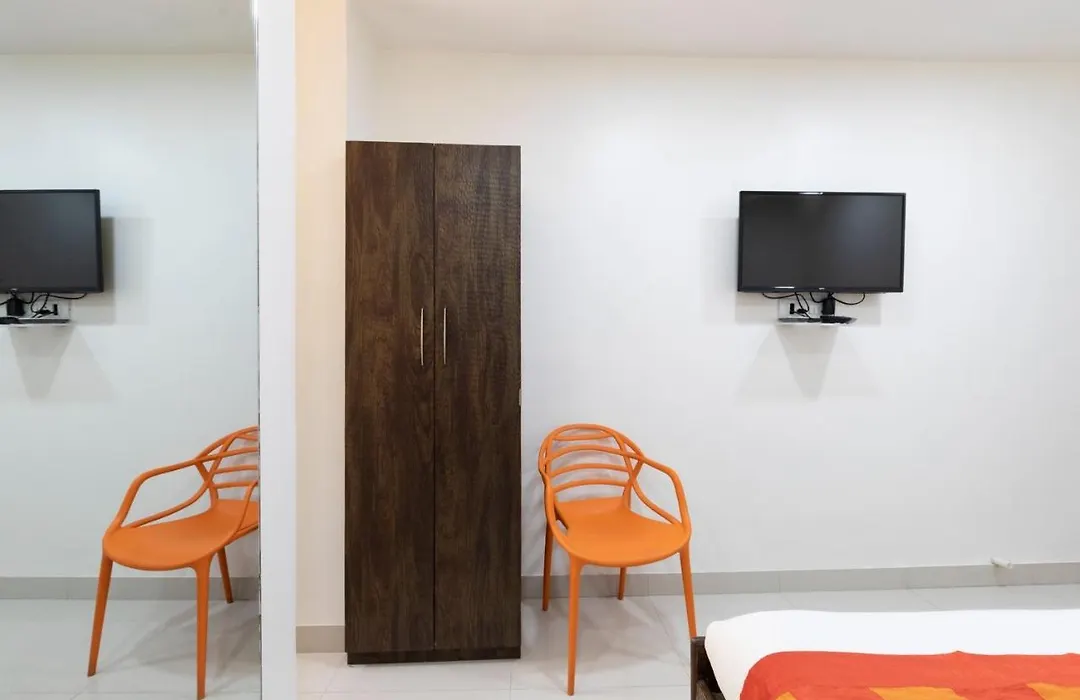 Hotel Girgaon Palace Near Chowpatty Beach-1