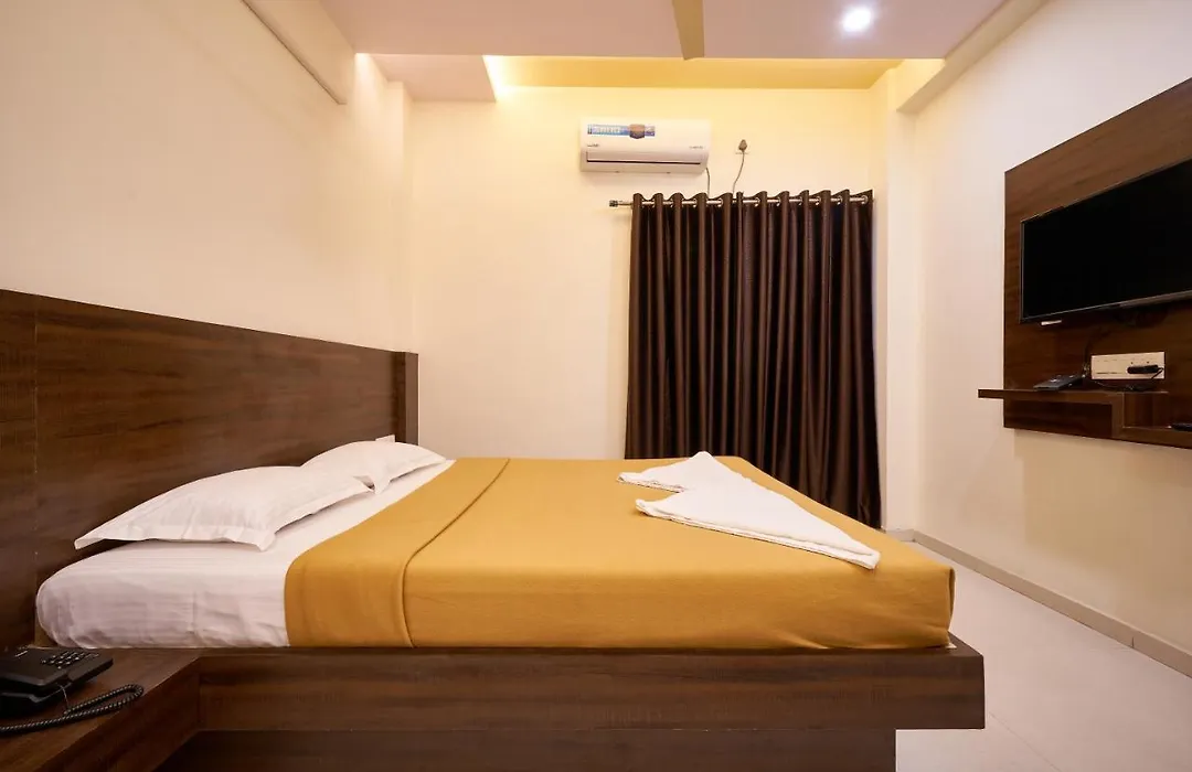 Hotel Ranjan Deluxe-1