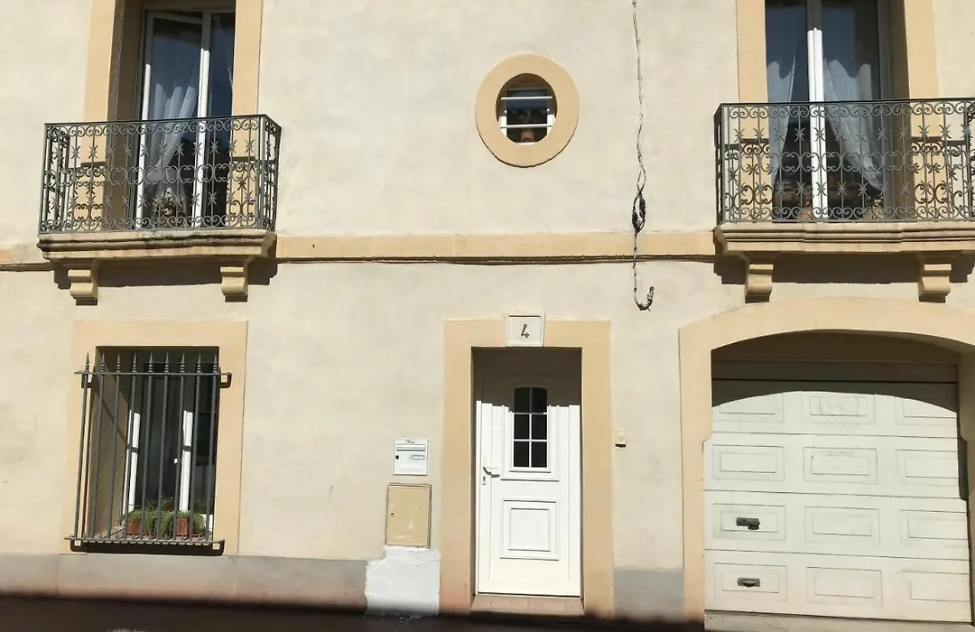 Simone'S Houses-1